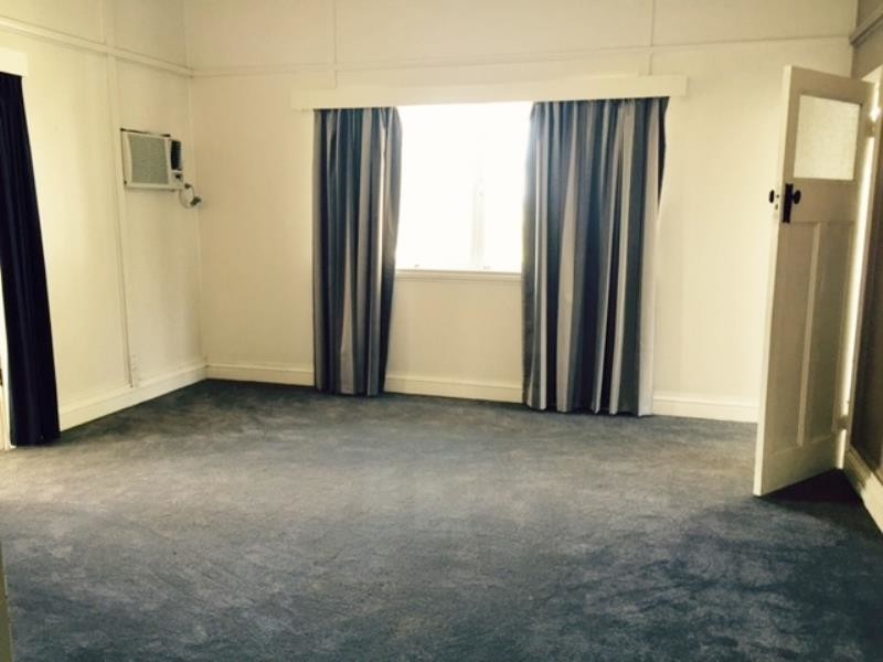18 James Street, The Range QLD 4700